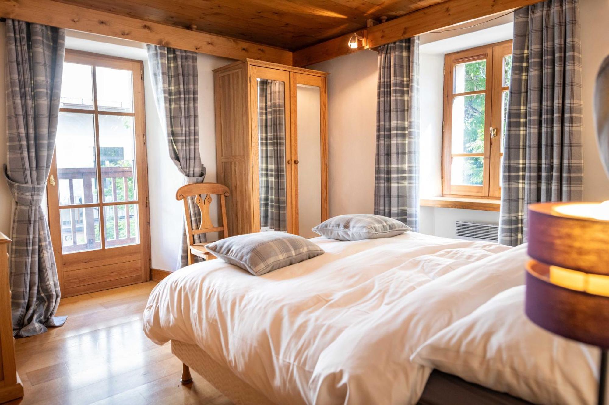 Warm 2-Bedroom Apartment Near The Tourist Office メジェーヴ エクステリア 写真